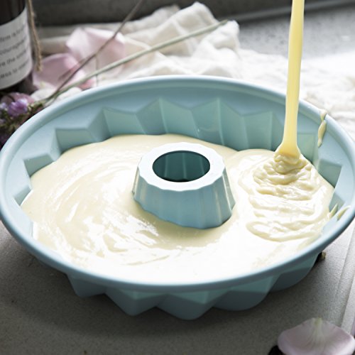 Silicone Bundt Pan Nonstick Cake Mold Pan 10 Inch for Baking