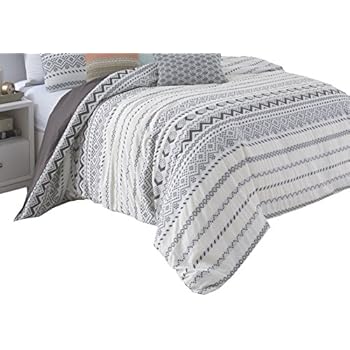 Amazon Com Under The Canopy Organic Cotton Abstract Aztec