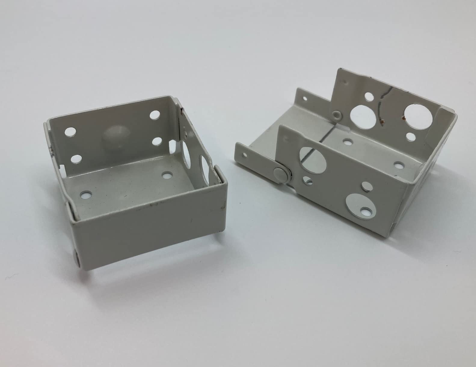 Pair of End Fitting Brackets for 35mm/1½" Venetian/Wood Blind white/beige/brown (VN1011) (White)