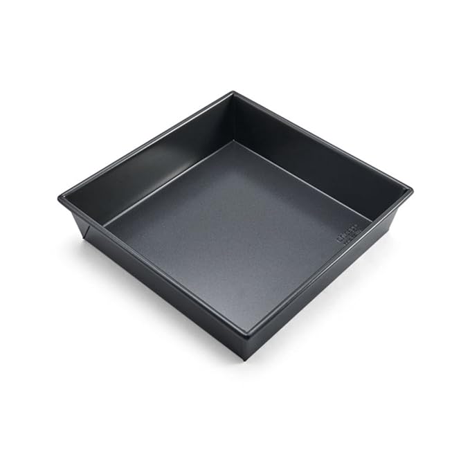 Chicago Metallic Professional NonStick Square Cake Pan, 9Inch Review