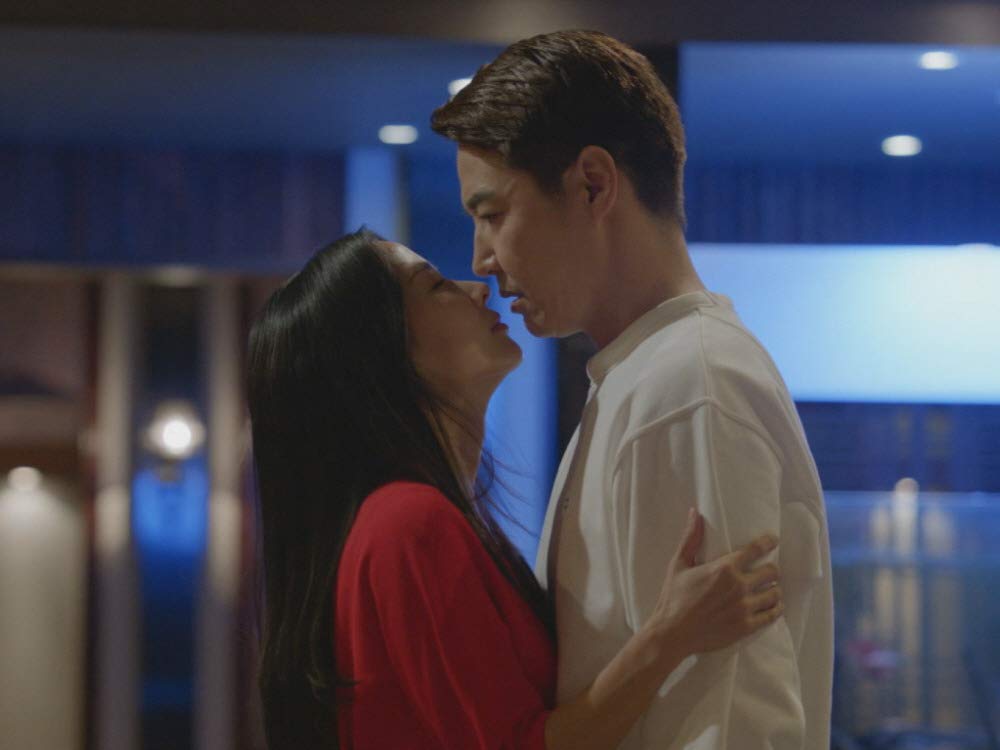 Amazon Co Jp 完璧な妻を観る Prime Video