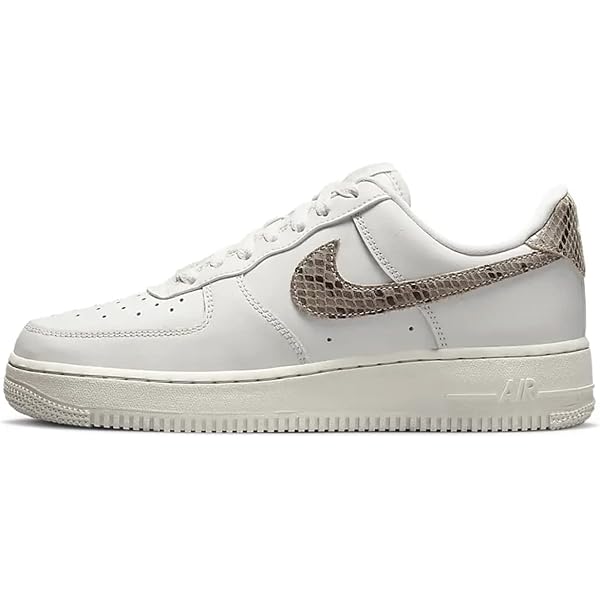 Amazon.com | Nike Women's Air Force 1 Pixel SE in Sail, College