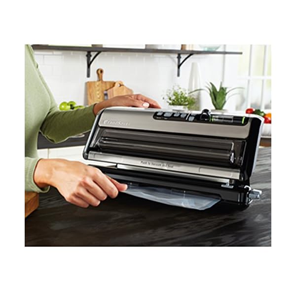 FoodSaver-New-FM5000-Series-2-in-1-Vacuum-Sealing-System-Plus-Starter-Kit-FM5200
