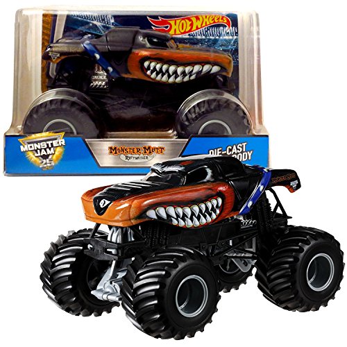 Hot Wheels Year 2017 Monster Jam 1:24 Scale Die Cast Metal Body Official Truck - MONSTER MUTT ROTTWEILER BGH22 with Monster Tires, Working Suspension and 4 Wheel Steering