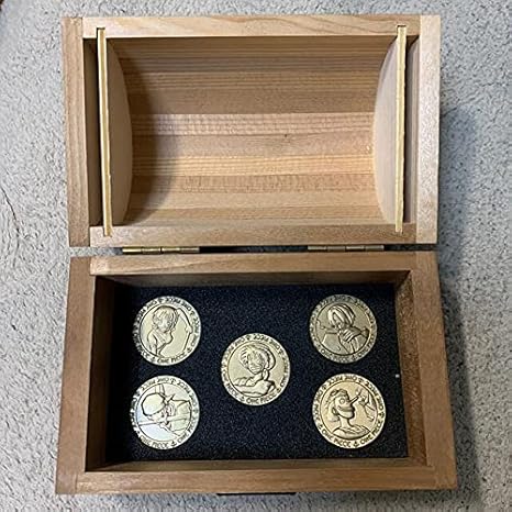 Amazon アニメ ワンピース宝箱付きキャラクターコイン アイドル 芸能人グッズ 通販