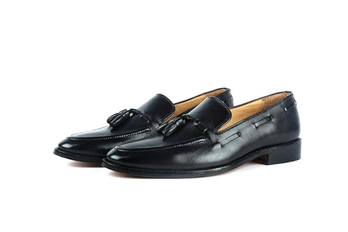 stitched leather loafer