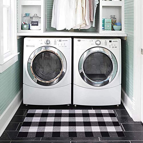 WDong Buffalo Plaid Outdoor Rug, 23.5"x35.5" Woven Washable Black and White Outdoor Rug