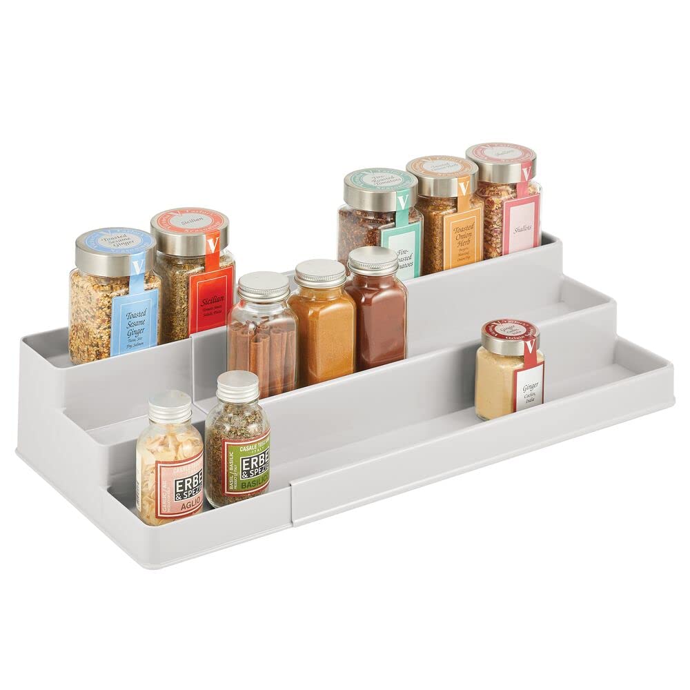mDesign Extendable Cupboard Storage – 3-Tiered Plastic Kitchen Shelf Organiser – Use as Spice Rack or for Food Storage – Light Grey