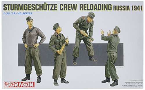 Dragon Models SturmgeschÏ‹tze Crew Reloading Russia 1941 4 Figure Set (1/35 Scale)