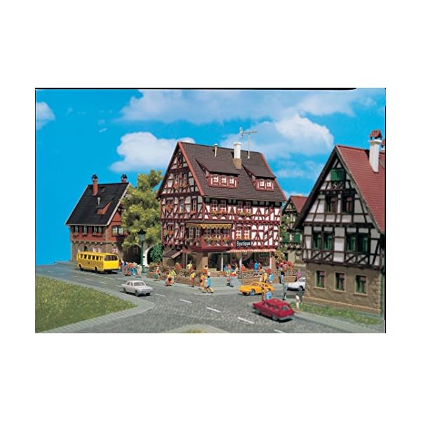 Vollmer 47693, N Boutique mit Inneneinrichtung und LED-Beleuchtung 1:160