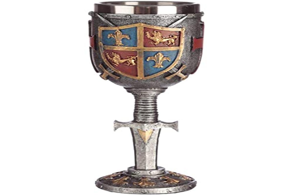 Puckator Decorative Coat of Arms and Sword Goblet - Knights Templar Goblet - Unbreakble Funky Wine Glasses - Medieval Templar Fantasy Gifts - Funny Glasses Drinking - Home Design