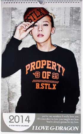 Amazon Co Jp Bigbang G Dragon 14 年 壁掛け カレンダー ポスター おまけ付 ネームカード 祝日日本仕様 各月2ページずつ ビッグバン ジードラゴン ジヨン Gd 4022 おもちゃ 通販