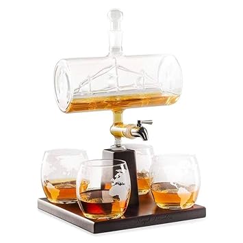 CHENG Whiskey Sailing Decanter - Perfektes Geschenkset - Edelstahl-Sockel-Weinspender - 4 Geätzte Weltkartenbrille - Likör Sc