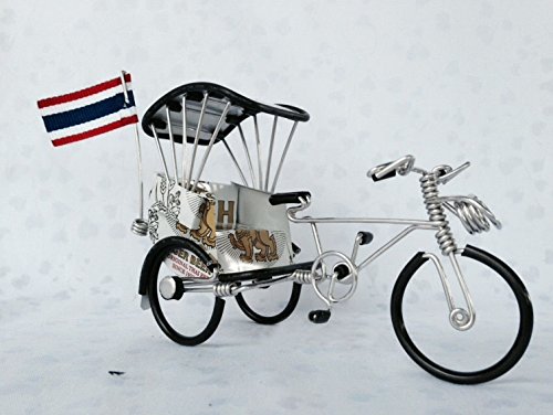 Tricycle Souvenirs Handmade work from cans and aluminium is primary From the heritage