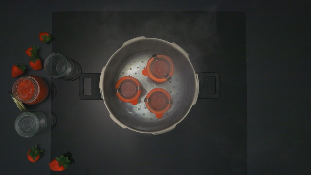 Kuhn-Rikon-DUROMATIC-Pressure-Cooker-11-845-qt-family-of-6-wide-base-for-better-braising