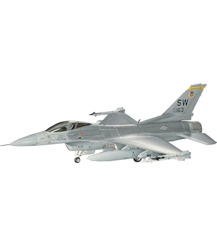 Amazon.com: Hasegawa 1/72 F-16A Plus Fighting Falcon : Arts