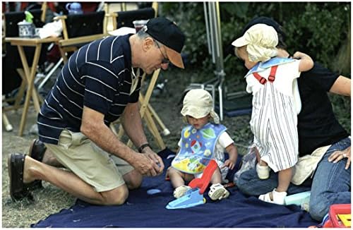 Meet The Fockers 8x10 Inch Photo Robert Deniro W Babies On Blue Blanket Kn At Amazon S Entertainment Collectibles Store