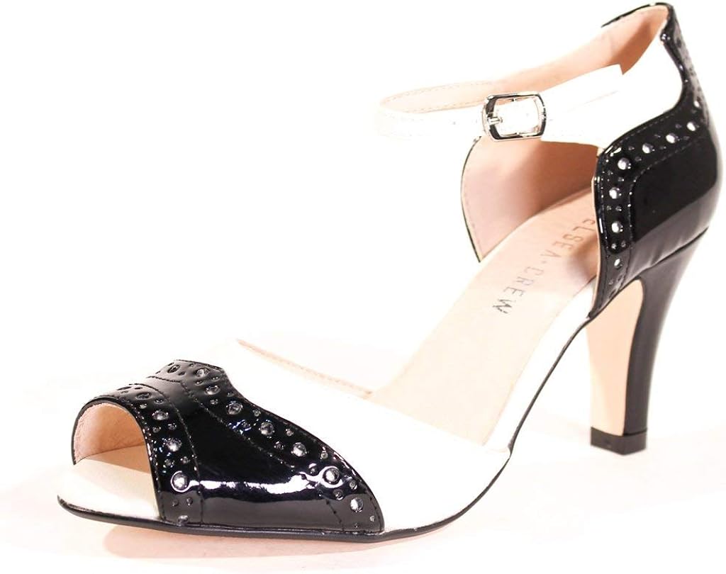 amazon offers women's footwear