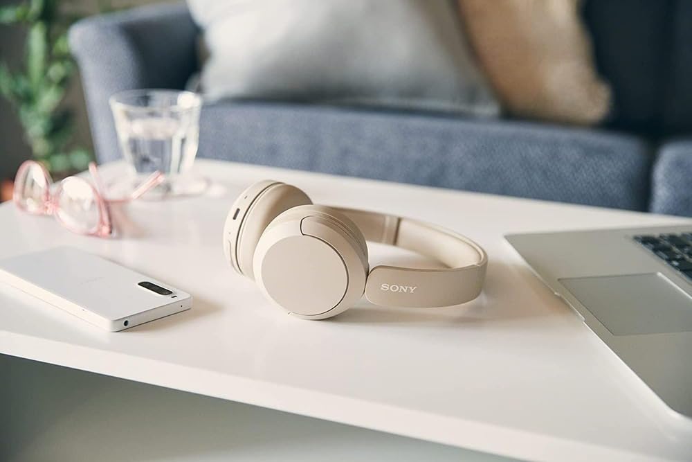 Sony WH-CH520 Auriculares inalámbricos Auriculares supraaurales Bluetooth con micrófono y hasta 50 Horas de duración de la batería con Carga rápida, Capuchino