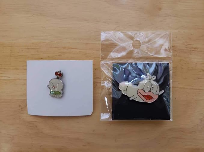 Amazon 藤子不二雄 オバケのq太郎 ピンズ バッチ P子 オバq バッジ 藤子不二雄ミュージアム ドラえもん ピー子 おばけのq太郎 バッジ おもちゃ