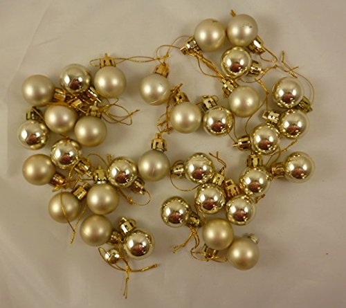 Pack Of 32 Baubles 25mm Baubles (GOLD)