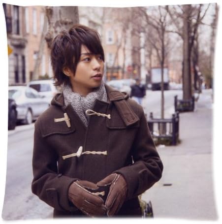 Amazon Co Jp 櫻井翔 さくらいしょう Sakurai Sho 翔くん 翔ちゃんサクショウ バンビ キャンドル 翔 あらし 嵐 Arashi 抱き枕 カバー 枕カバー 愛らしい 可愛い クッションカバー 両面プリント ファスナー付き キャラクターに心も体も癒されます