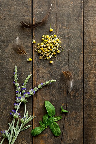 3 Treats+Chickens+Certified+Organic+Nesting