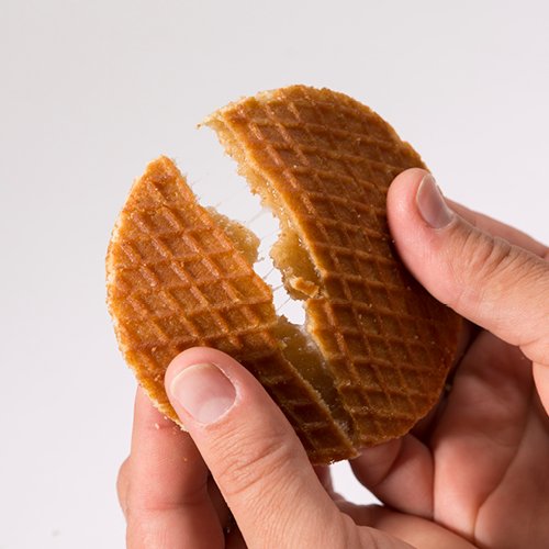 HONEY STINGER ORGANIC GLUTEN FREE CINNAMON WAFFLE, ENERGY STROOPWAFEL FOR EXERCISE, ENDURANCE AND PERFORMANCE, SPORTS NUTRITION FOR HOME & GYM, PRE AND POST WORKOUT, 16.96 OUNCES (PACK OF 16)