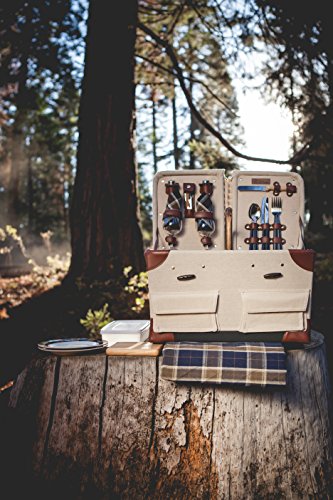 PICNIC TIME Pioneer Deluxe Picnic Basket, Romantic Vintage Wood-Framed Basket Covered in Canvas, Complete Deluxe Service for Two with Water-Resistant Bottom and Two Lids, (Beige Canvas)