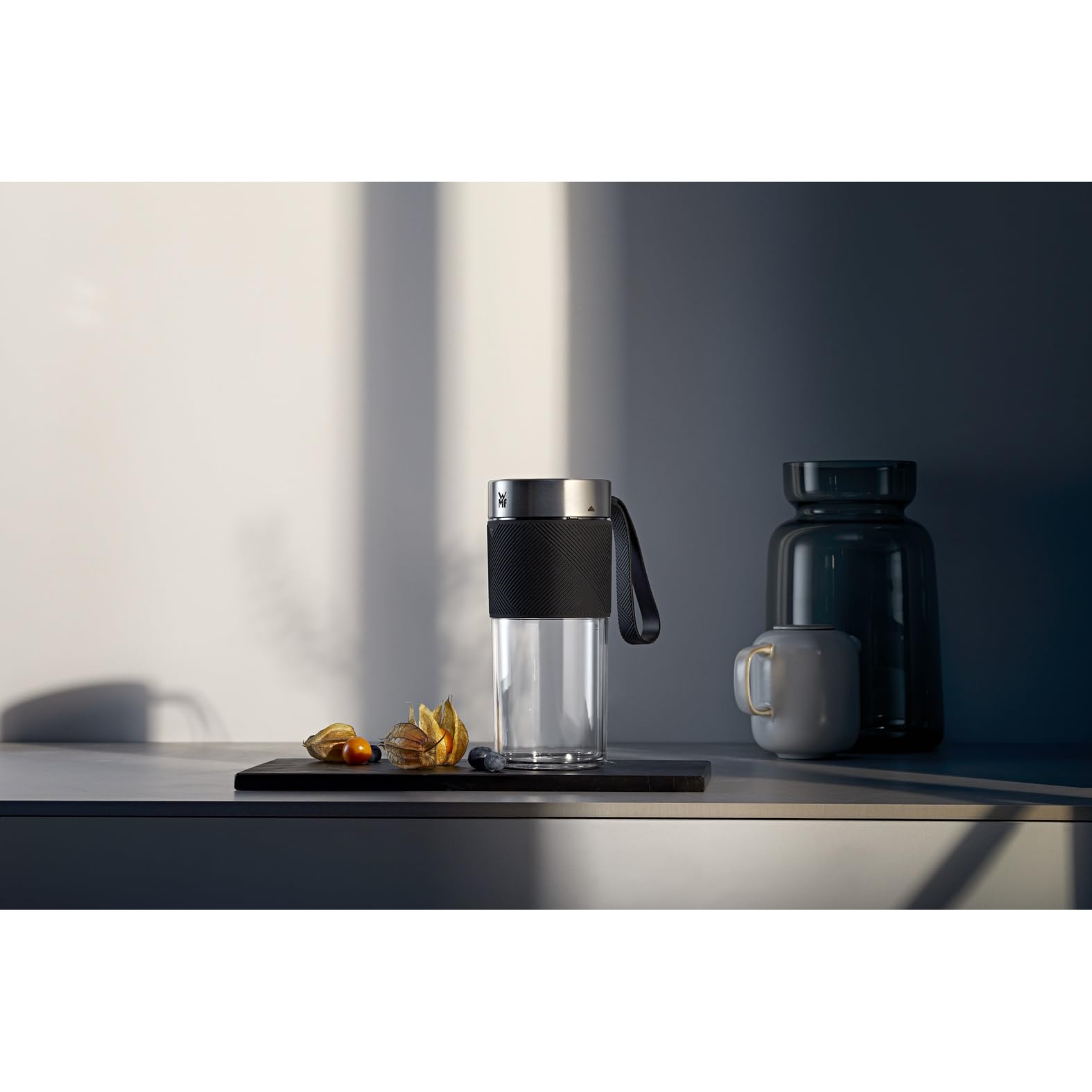 WMF Küchenminis Mix on the go 300 ml, Mini Mixer to go, USB Mixer Smoothie Maker, aufladbarer Personal Blender, tragbarer Mixer für Smoothies, Shakes 3