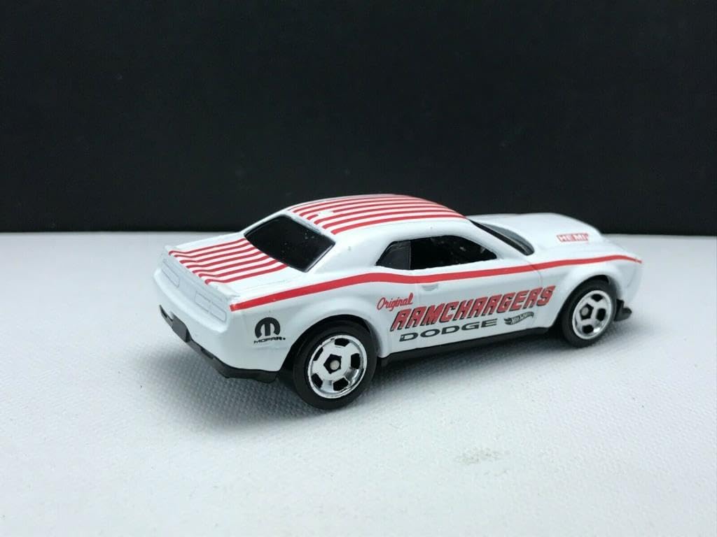 Hot Wheels - ´18 Dodge Challenger SRT Demon - HW Drag Strip 4/10 - HCV31 - Short Card - Mopar - Ramchargers - Hemi - Mattel 2022