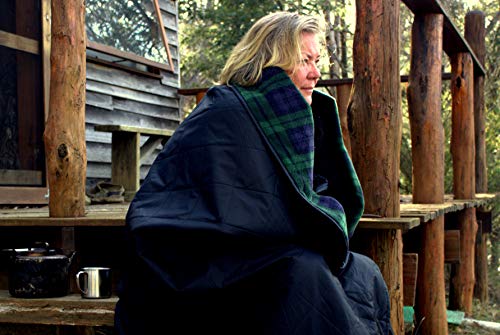 DOWN UNDER OUTDOORS Premium Large Waterproof, Windproof, Quilted Fleece Stadium Blanket, Machine Washable, Camping, Picnic & Outdoor, Beach, Dog, 82 x 55 inches (Black/Green Check), Folding