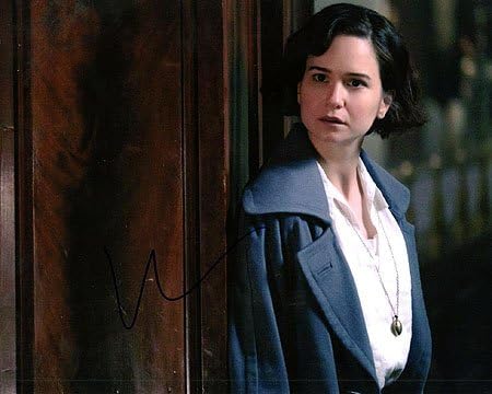 Katherine Waterston Fantastic Beasts And Where To Find Them 8x10 Female Celebrity Photo Signed In Person At Amazon S Entertainment Collectibles Store