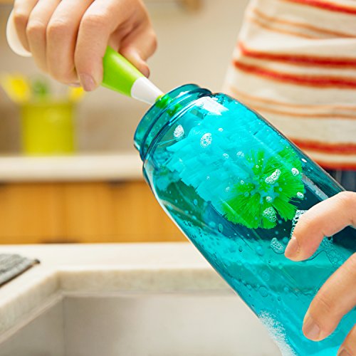 Munchkin Bristle Bottle Brush, Green in Oman Whizz Bottle Brushes