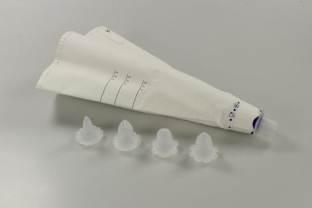 Tupperware Baking Piping Bag Set 400 ml Blue/Purple 5 Nozzles