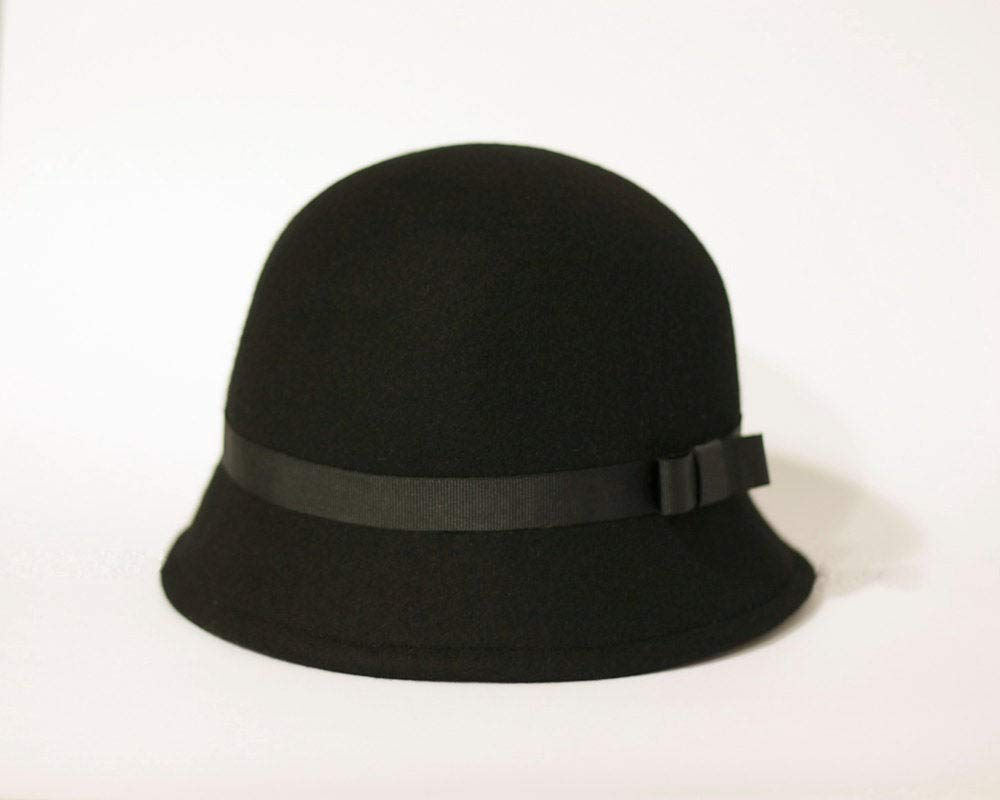 vintage style wool felt cloche hat