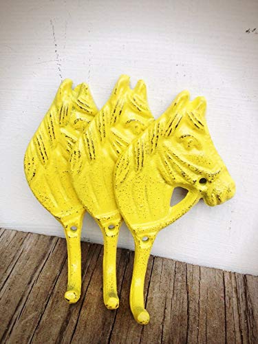 Modern Farmhouse Style Horse Wall Hooks – Rustic Entryway Storage for Coats and Keys – Home Décor in Bright Yellow