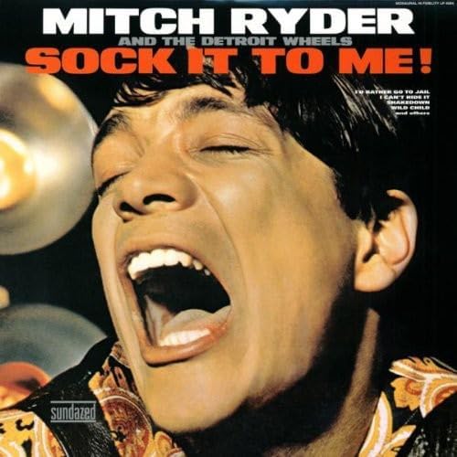 Amazon.com: Shout It Out: CDs y Vinilo