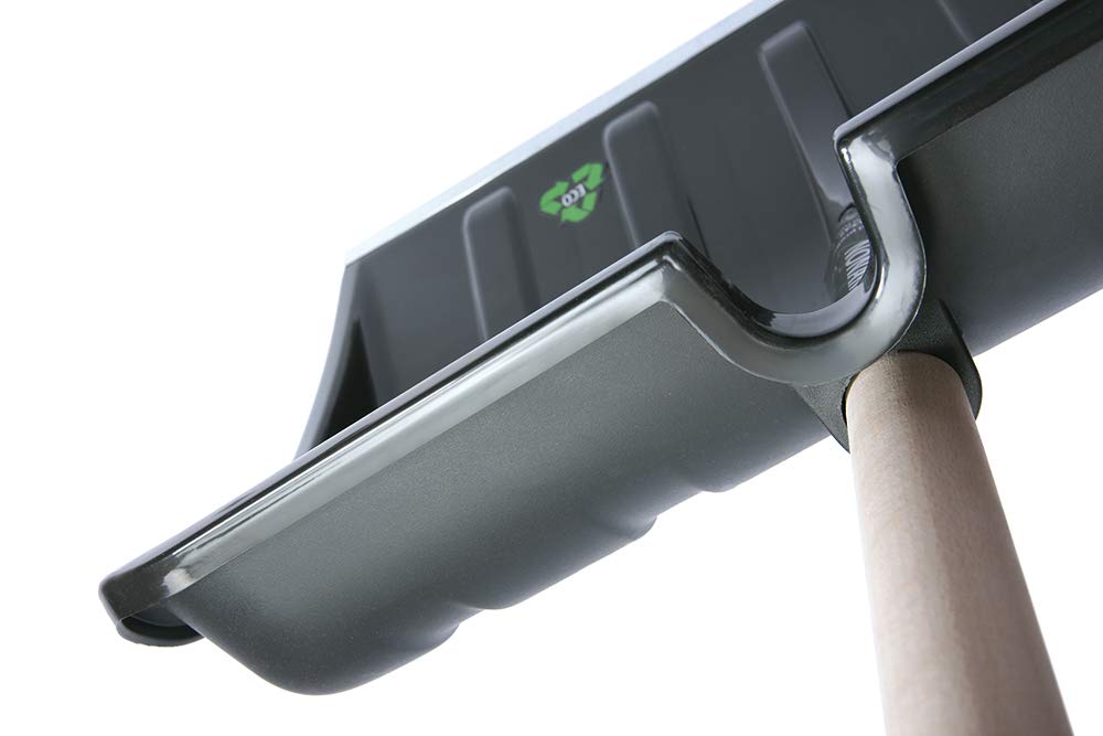 Schneeschaufel Schaufel Winter Schneeschieber breites 470 mm Kunststoff Schild mit Metallbeschlag Holzstiel verschraubt inkl. D-Grip 4