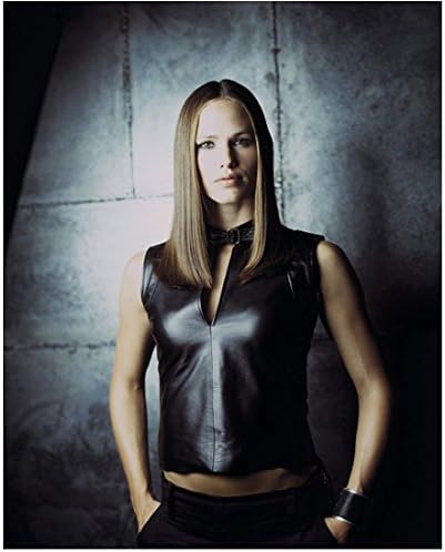 Alias With Jennifer Garner As Sydney Bristow With Long Straight
