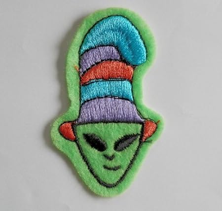 Amazon アイロン刺繍ワッペン キモかわいい 宇宙人顔青虫 青 紫 ワッペン アップリケ 通販