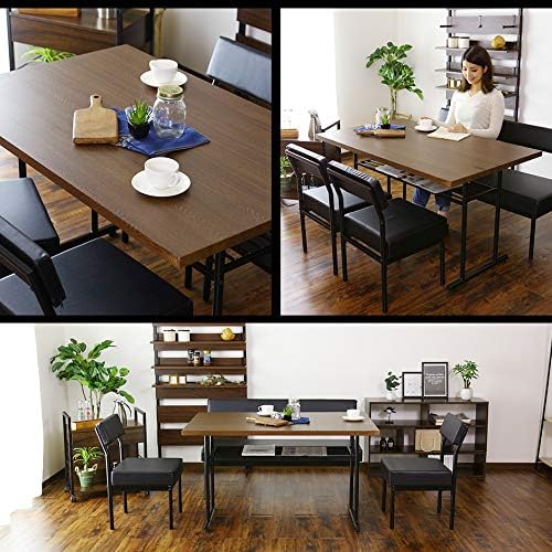 背もたれ付きベンチのあるダイニングの様子