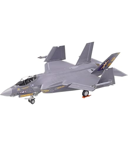 Amazon.com: Hasegawa 1:72 Scale F-35A Lightning II Model Kit