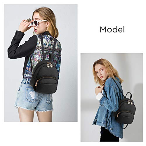 small bag with pockets