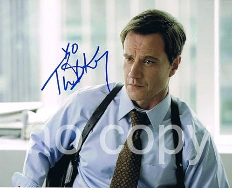 Amazon 海外ドラマ ホワイトカラー マット ボマー ティム ディケイ 直筆サイン入り写真 ニール キャフリー ピーター バーク White Collar アイドル 芸能人グッズ 通販