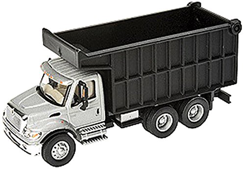 Walthers SceneMaster International 7600 2-Axle Col Truck, Black