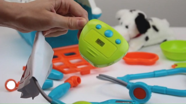 6 Battat+Dalmatian+Interactive+Clinic+Pretend