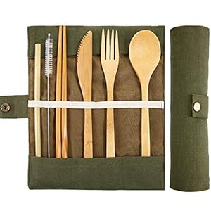 BETOY Juegos de Cubiertos Bambú Set de Utensilios de Viaje, Utensilio de Bambú Reutilizable Tenedor Cuchillo Cuchara Palillos Cepillo de Limpieza de Paja para Picnic de Viaje Escuela de Oficina