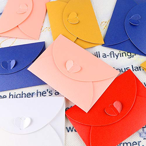 SallyFashion Mini Briefumschläge, 100 Stück Herz Briefumschläge Kraftpapier Umschläge mit Herz Verschluss für Weihnachten Valentinstag Geschenkkarten