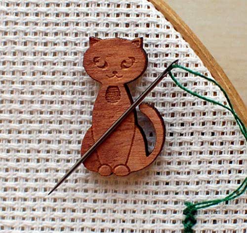 Amazon.com: Needle minder Cat Cross stitch Pattern holder Kitten magnetic keeper: Handmade